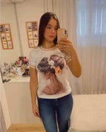 MENINA COM LAÇOS - T-SHIRT PREMIUM